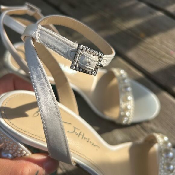 Blue By Betsey Johnson Heels Sandals Pearl Size 7M Bride Wedding Pumps - Picture 3 of 16
